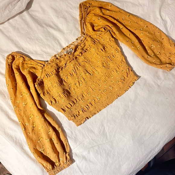 American Eagle Yellow Floral Crop Top - Picture 6 of 10